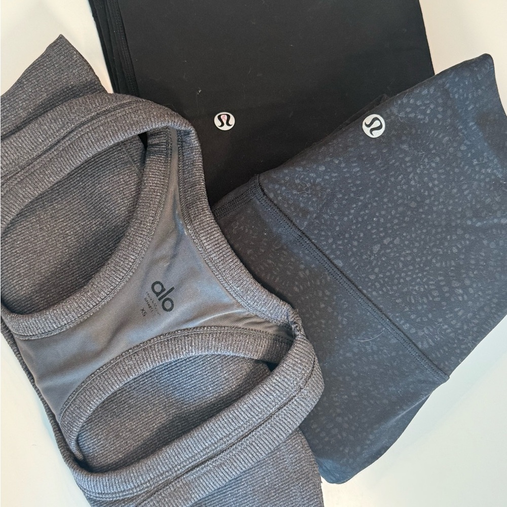 ALO Yoga Black and Gray Boot Cut Pants